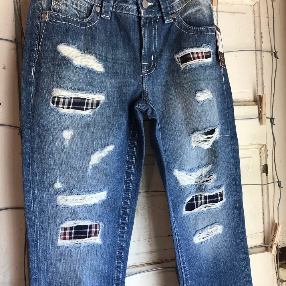 ⬇️ Miss Me Boyfriend Distressed Patched Jeans - Picture 2 of 7
